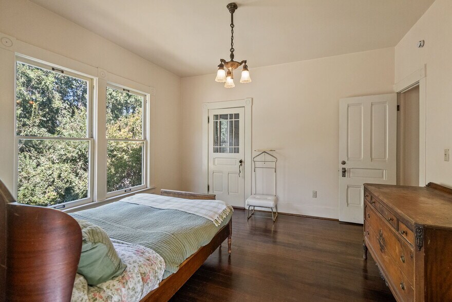 More Photos Of 591 W 9th St, San Bernardino Office For Sale