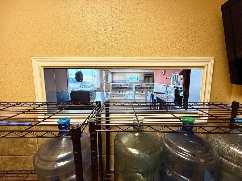 More Photos Of 903 15th St, Ozona General Retail For Sale