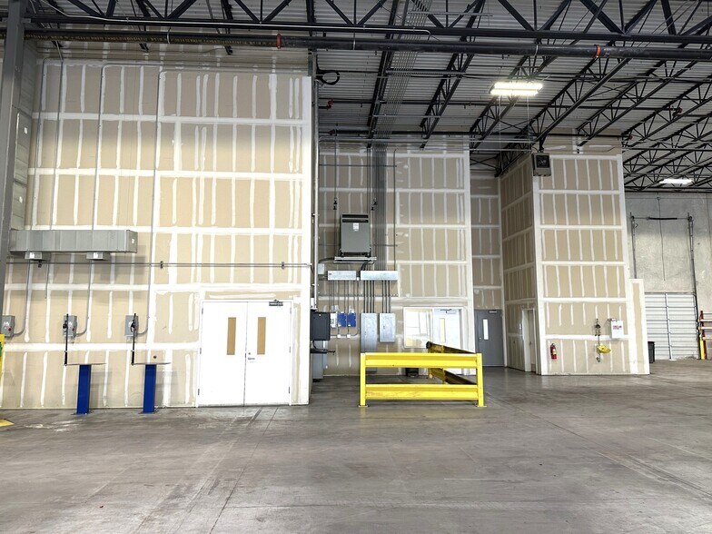 More Photos Of 3660 Thousand Oaks Dr, San Antonio Unknown For Lease