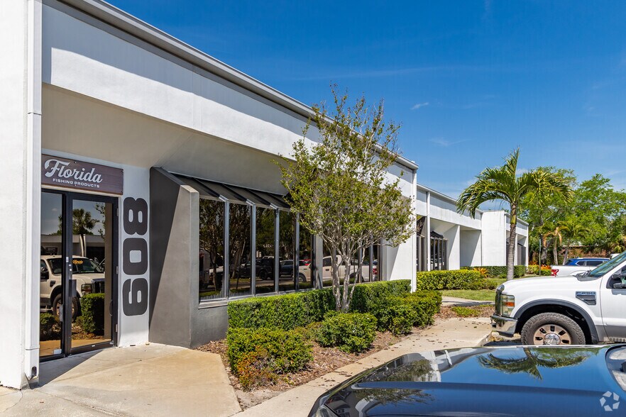 More Photos Of 6202 Benjamin Rd, Tampa Unknown For Lease