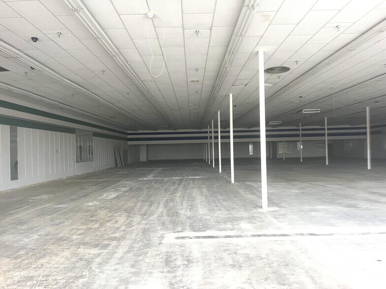 More Photos Of 2230 W Beauregard Ave, San Angelo Freestanding For Sale