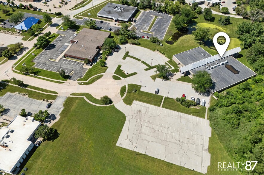 More Photos Of 4050 River Center Ct NE, Cedar Rapids Office For Lease