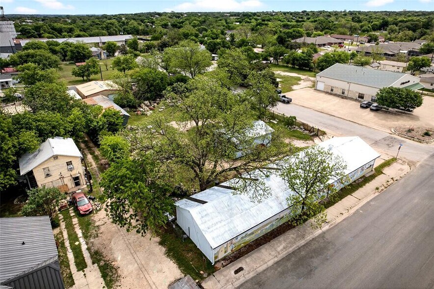 More Photos Of 401 E 6th St, Lampasas Warehouse For Sale