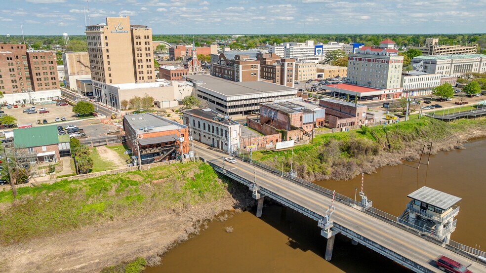 More Photos Of 100 S Grand St, Monroe Restaurant For Sale