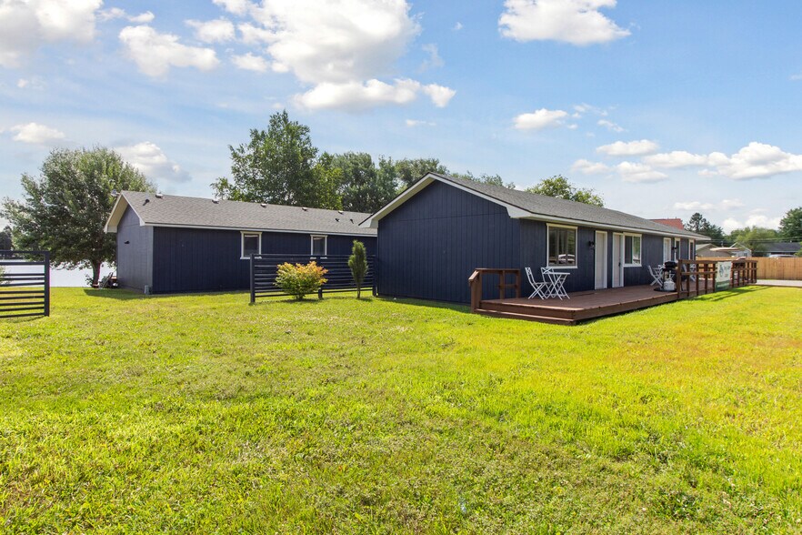 More Photos Of 4998 Main Ext, Long Lake Hospitality For Sale