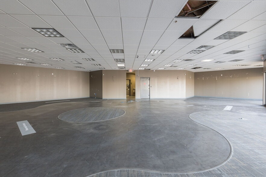 More Photos Of 9998 Gravois Rd, Saint Louis Freestanding For Lease