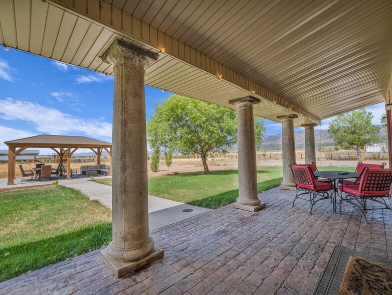 More Photos Of 135 E 200 N, Kanosh Hospitality For Sale