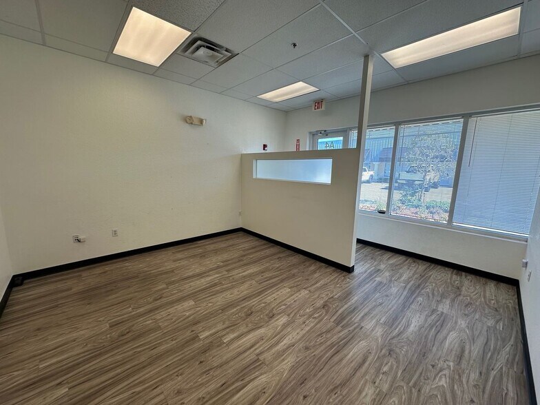 More Photos Of 188 Triple Diamond Blvd, Nokomis Warehouse For Sale