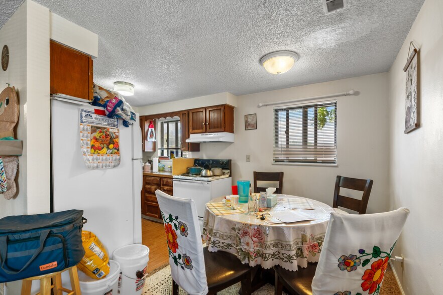 More Photos Of 1701 Warren Ave, Longmont Apartments For Sale