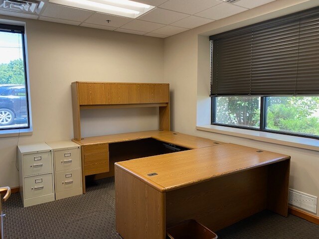 More Photos Of 955 E Diamond Ave, Evansville Manufacturing For Lease