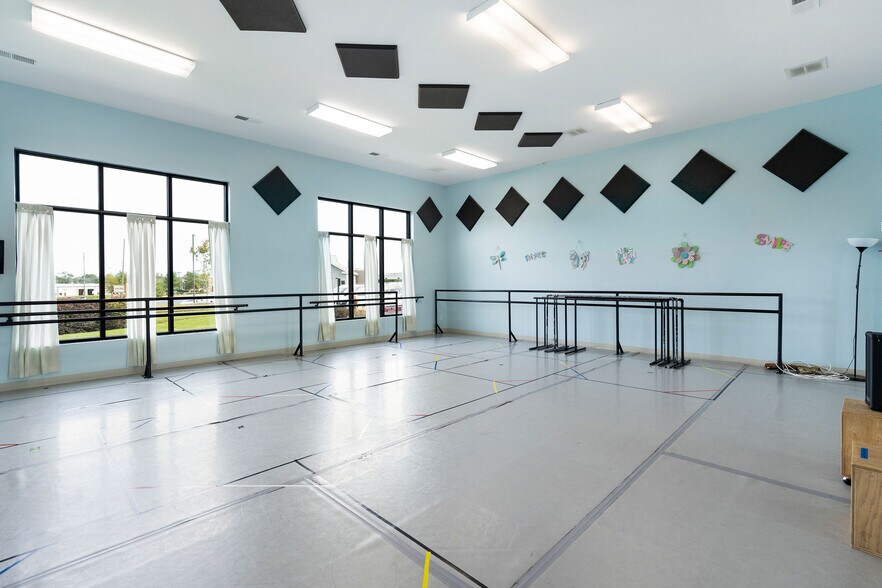 More Photos Of 65 Walnut Grove Rd SE, Cartersville Storefront Retail Office For Sale