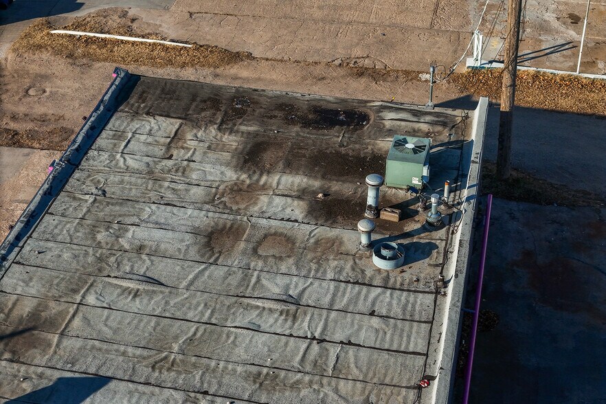 More Photos Of 212 W Harry St, Wichita Bar For Sale