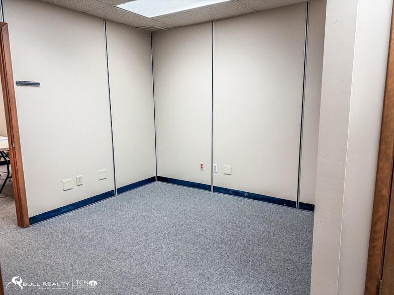 More Photos Of 2560 E Wesley Chapel Way, Decatur Office For Sale