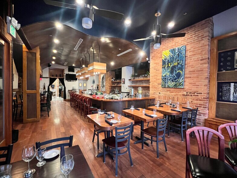 More Photos Of 413 N Charles St, Baltimore Restaurant For Lease