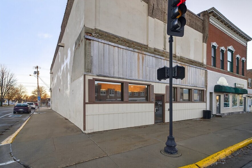 More Photos Of 602 G Ave, Grundy Center Fast Food For Sale
