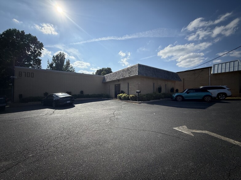 More Photos Of 8700 Monroe Rd, Charlotte Warehouse For Lease