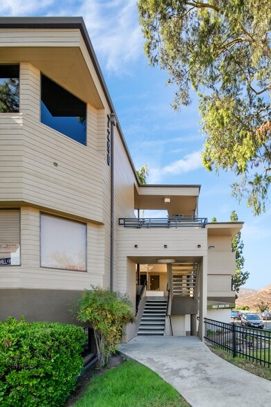 More Photos Of 7290 Navajo Rd, San Diego Medical For Lease