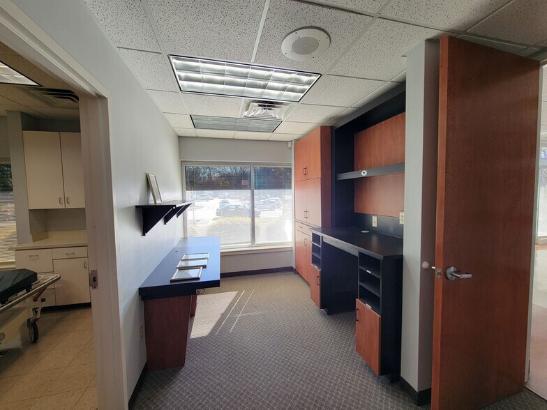 More Photos Of 784 Prince Ave, Athens Medical For Sale