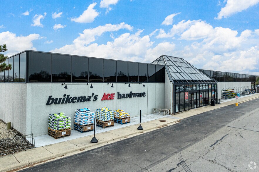 More Photos Of 931 W 75th St, Naperville Unknown For Sale