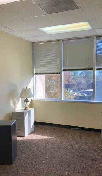 More Photos Of 3029 S Sherwood Forest Blvd, Baton Rouge Loft Creative Space For Lease