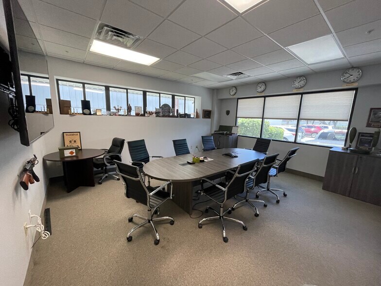 More Photos Of 2150 Whitfield Ave, Sarasota Warehouse For Sale