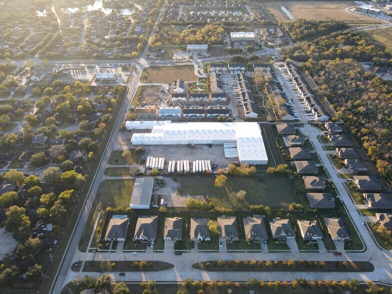 More Photos Of 8101 Fite Rd, Pearland Warehouse For Sale