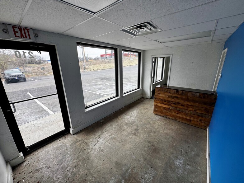 More Photos Of 1600 S Noland Rd, Independence Light Distribution For Lease