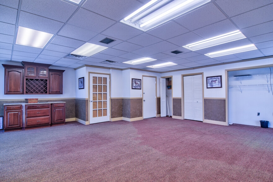 More Photos Of 12945 Seminole Blvd, Largo Office For Lease