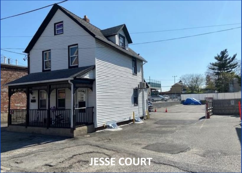 More Photos Of 25115 Northern Blvd, Little Neck General Retail For Sale