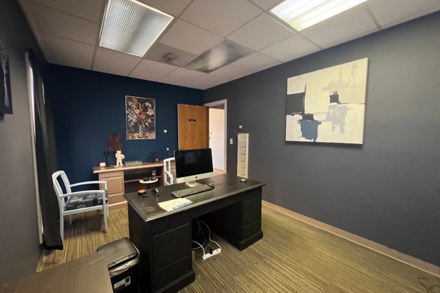 More Photos Of 5201 Hamilton Rd, Columbus Office For Lease