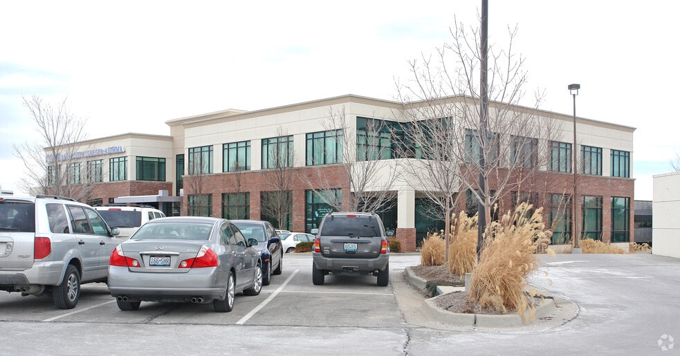 More Photos Of 8675 College Blvd, Overland Park Medical For Lease