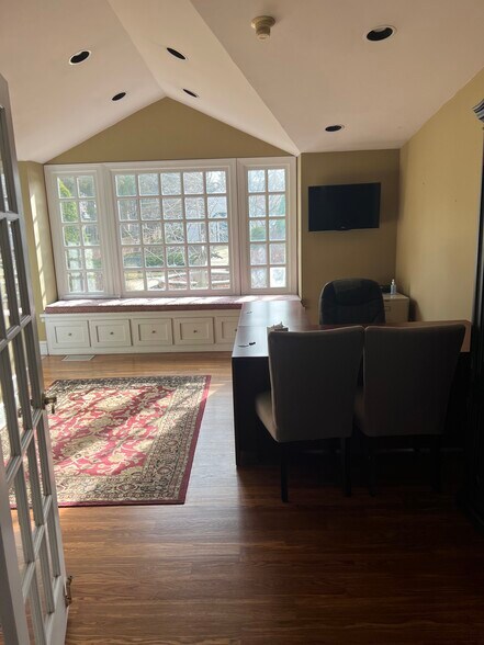 More Photos Of 18 Kings Hwy W, Haddonfield Office For Lease