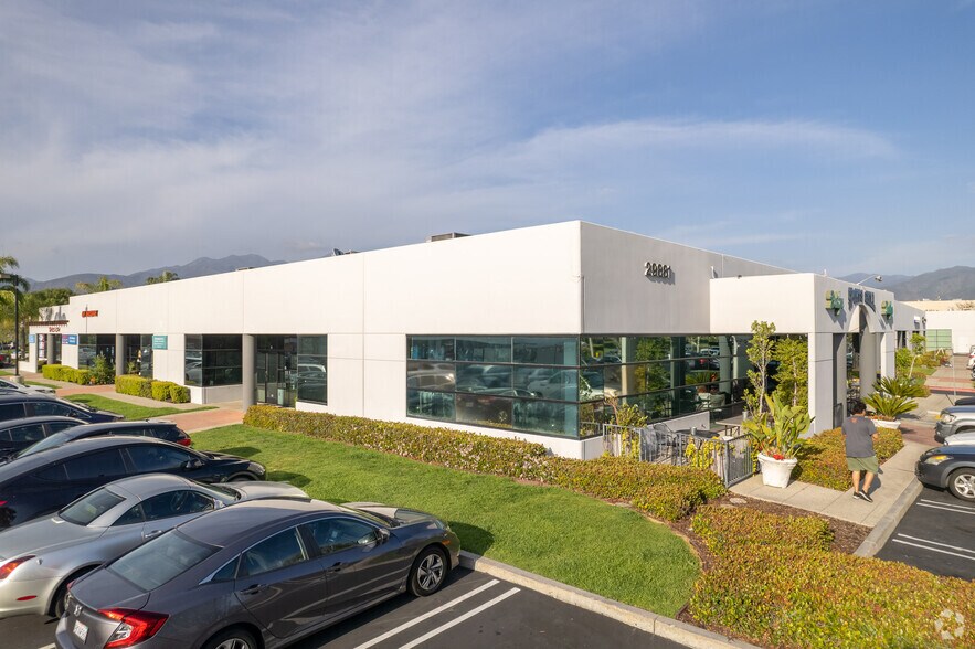 More Photos Of 29851 Aventura, Rancho Santa Margarita Freestanding For Lease