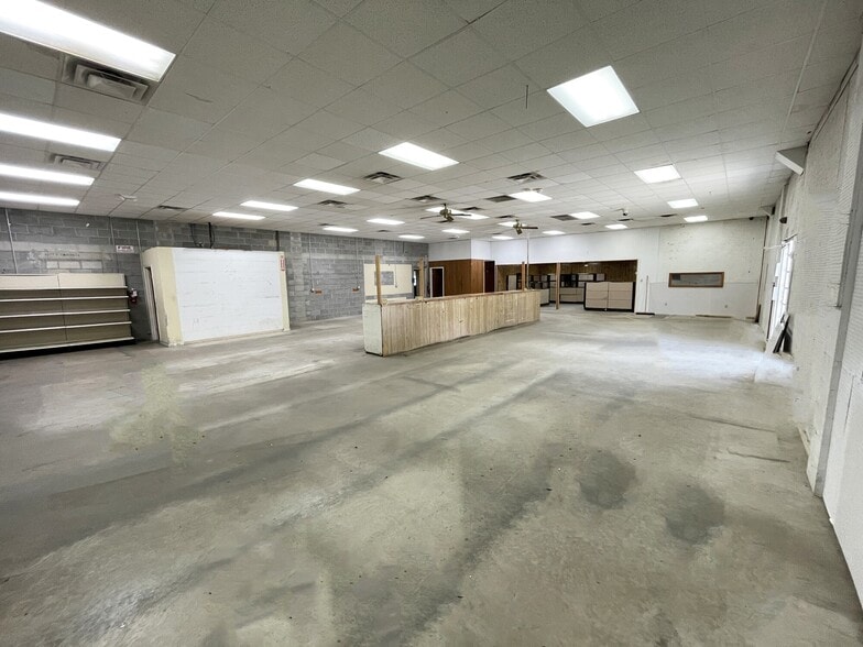 More Photos Of 4211 Highway Ave, Jacksonville Warehouse For Sale