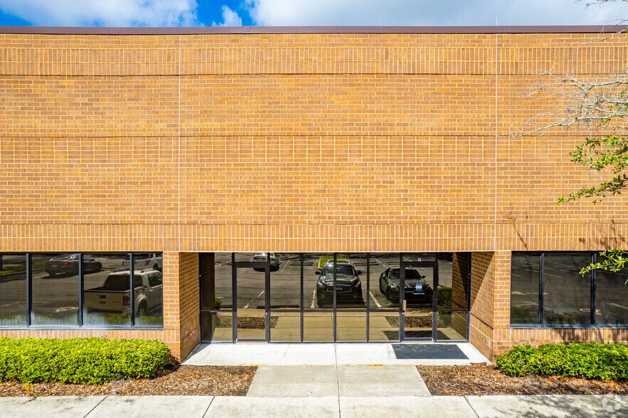 More Photos Of 5909 Hampton Oaks Pky, Tampa Unknown For Lease