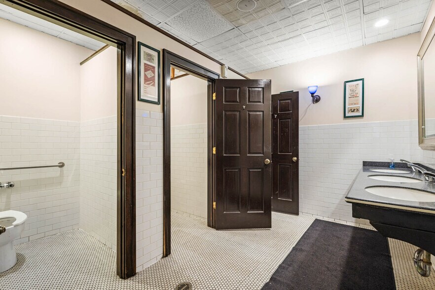 More Photos Of 20 Center St, Batavia Restaurant For Sale