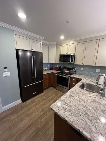 More Photos Of 22 Mountain dr, Lincoln Multifamily For Sale