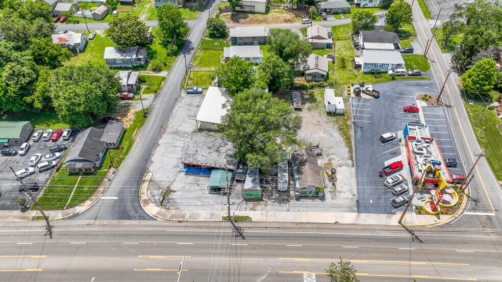 More Photos Of 1308 Lynn Garden Dr, Kingsport Auto Repair For Sale