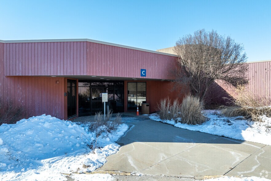 More Photos Of 2510 N Dodge St, Iowa City Office For Lease