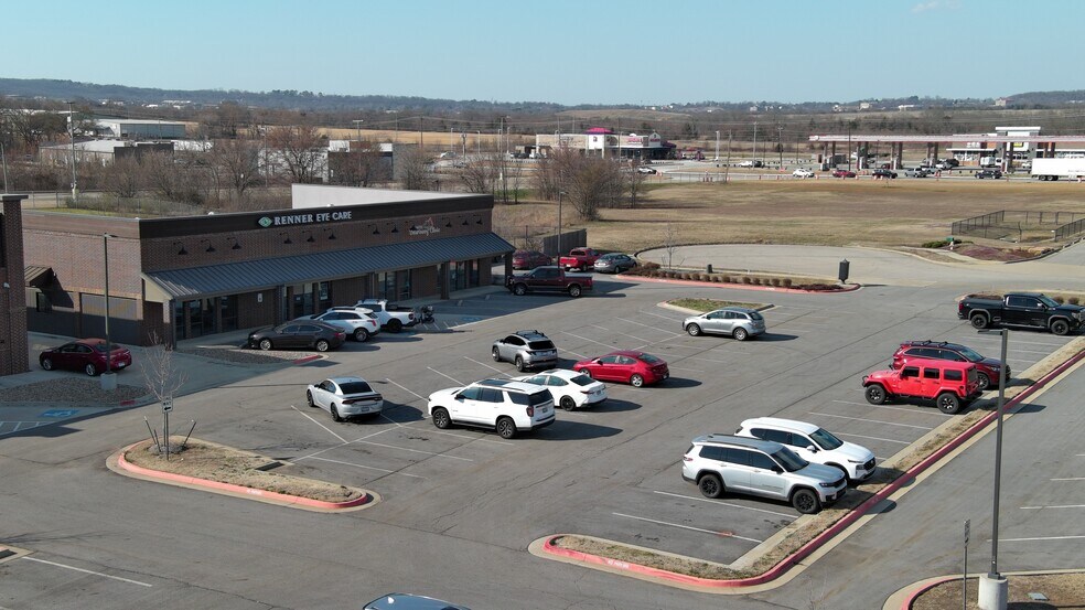 More Photos Of 6210 Huntington Cir, Fort Smith Storefront For Sale