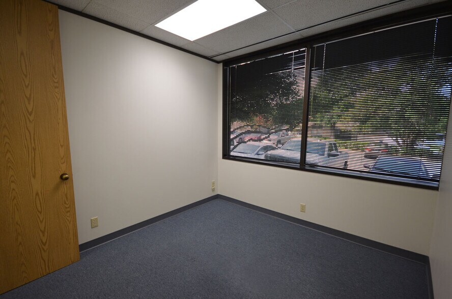 More Photos Of 6633 Hwy 290 E, Austin Office For Lease