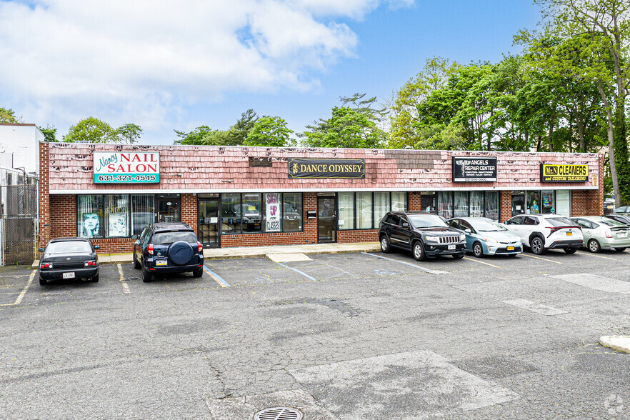 Primary Photo Of 422-426 Great East Neck Rd, West Babylon Warehouse For Lease