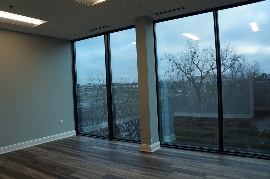 More Photos Of 600 Enterprise Dr, Oak Brook Medical For Lease