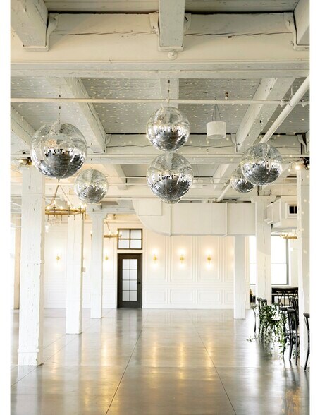 More Photos Of 251-261 S River St, Aurora Warehouse For Sale