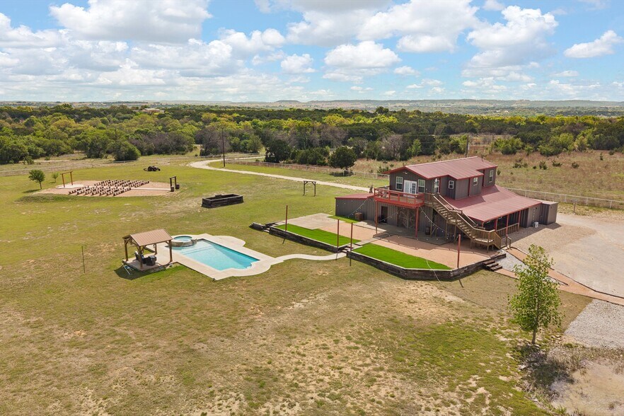 More Photos Of 3119 County Road 2730, Glen Rose Lodge Meeting Hall For Sale