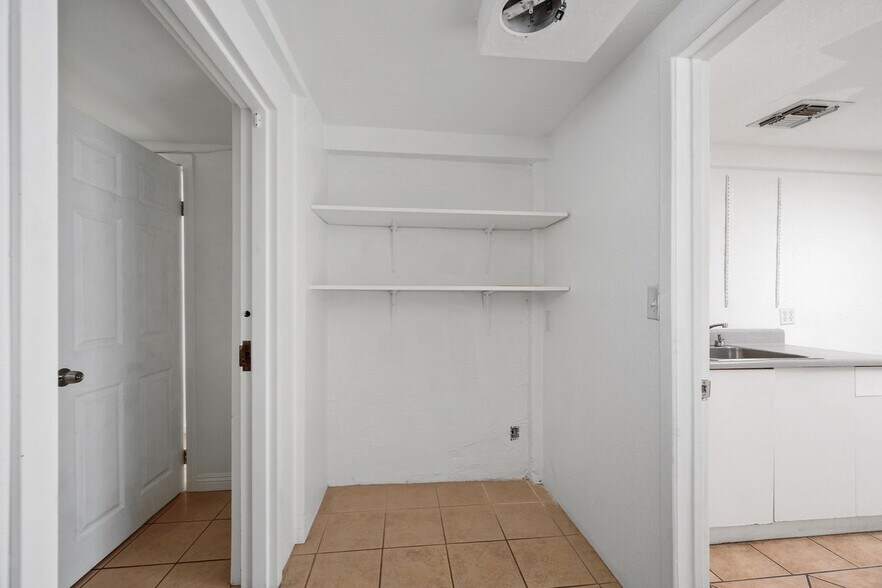 More Photos Of 3861 Jasmine Ave, Culver City Medical For Lease