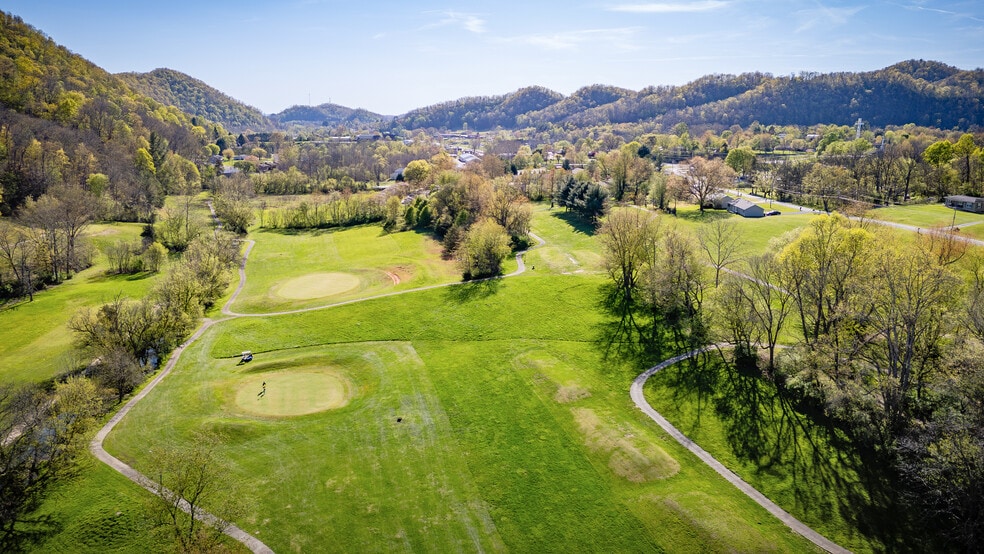 More Photos Of 115 Cedar Creek Rd, Bristol Golf Course Driving Range For Sale