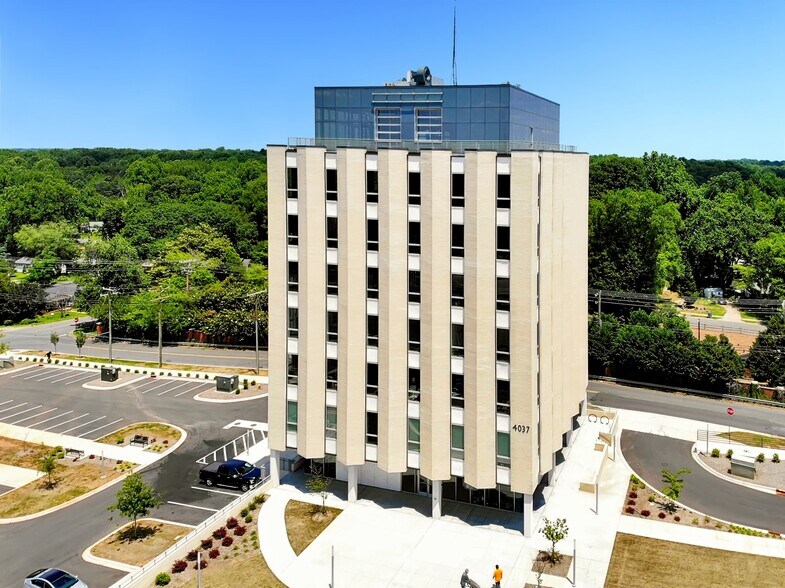 More Photos Of 4037 E Independence Blvd, Charlotte Coworking Space