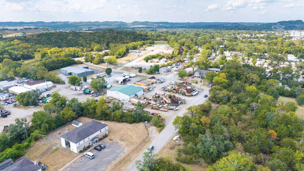 More Photos Of 2404 Plum St, Nashville Industrial For Sale