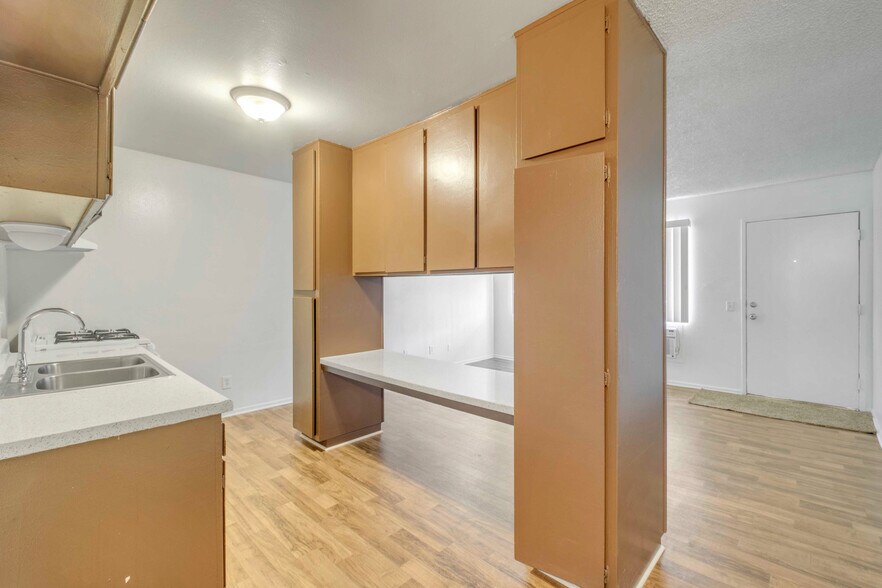 More Photos Of 3943 N H St, San Bernardino Apartments For Sale